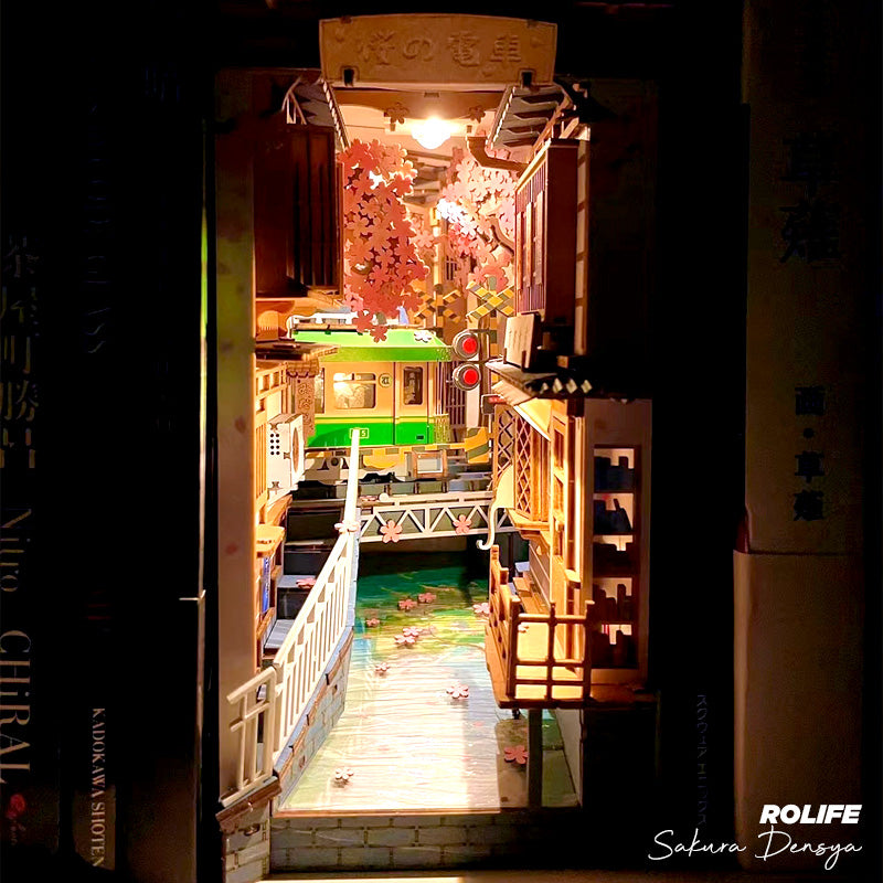 Sakura Tram - Book Nook from Rolife