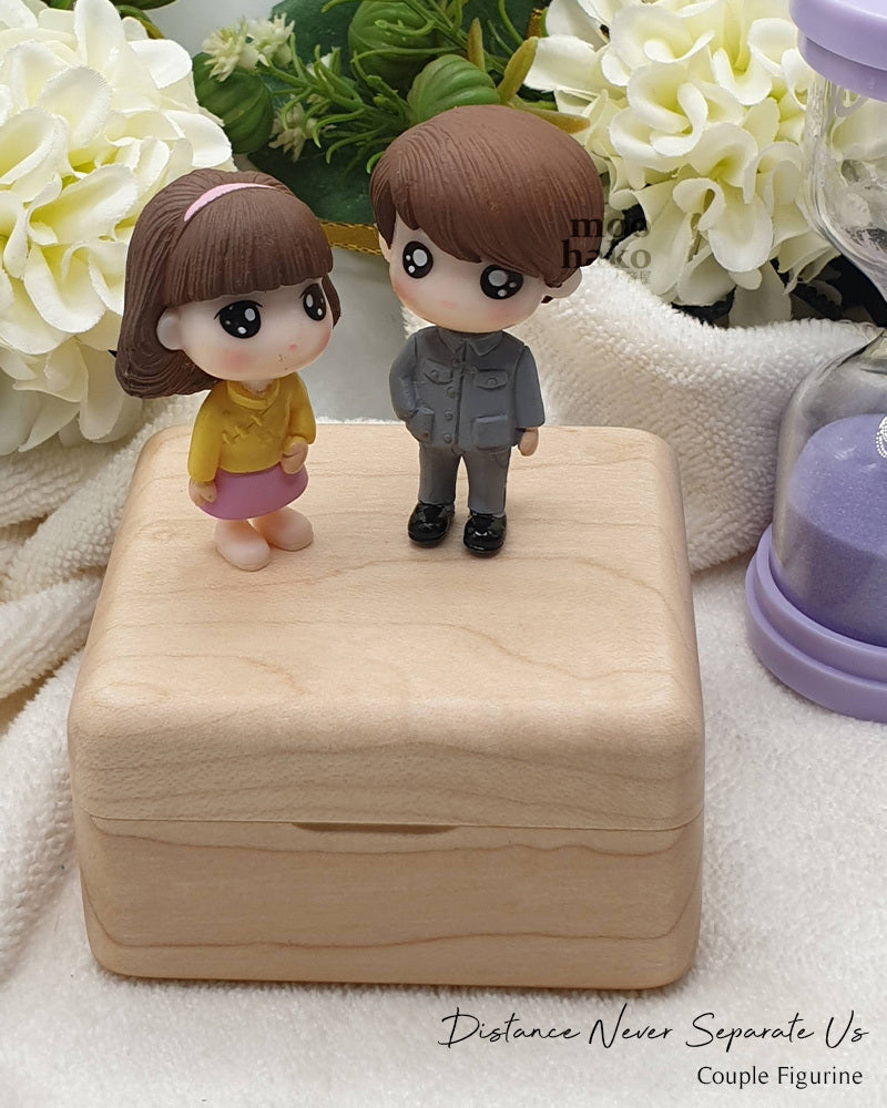 Figurine - Distance Never Separate Us
