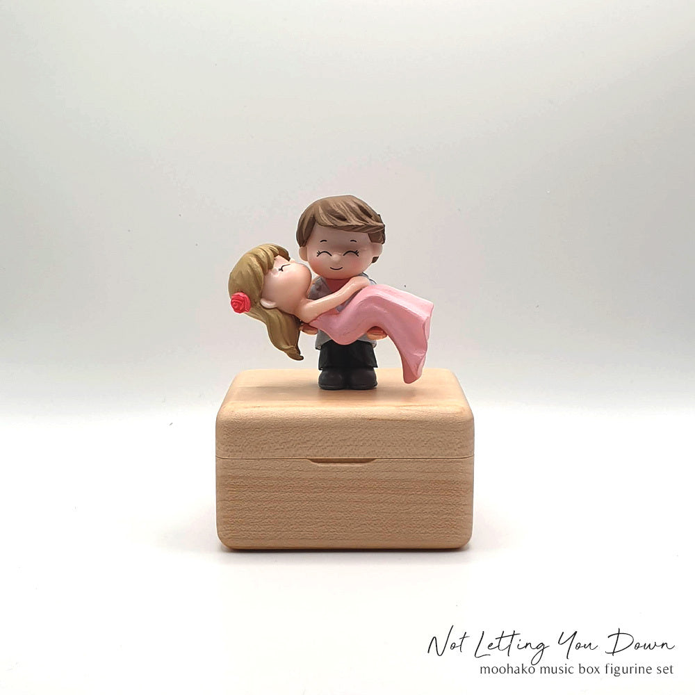 Figurine - Not Letting You Down