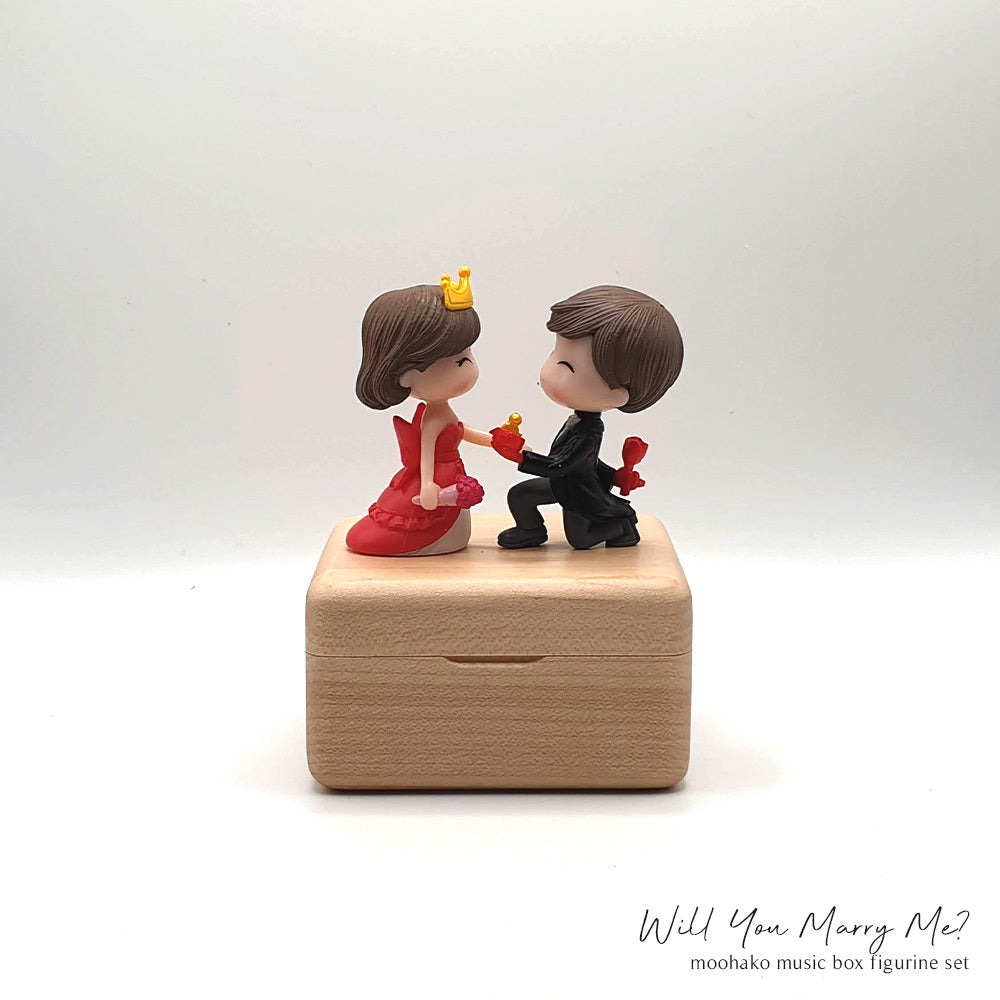 Figurine - Will You Marry Me?
